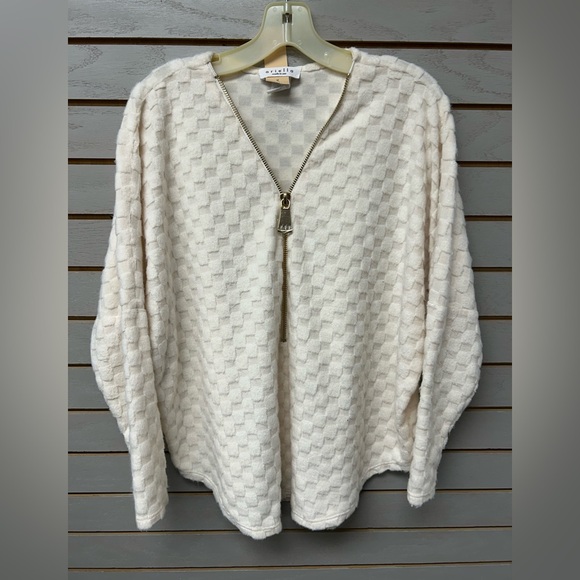 Ariella Sweaters - Ariella Cream V-Neck Sweater with Zipper